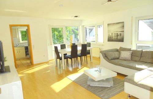 Rudersberg Apartment | Schöne Wohnung bis 6 Personen - Zentral - WLAN - Küche - TV