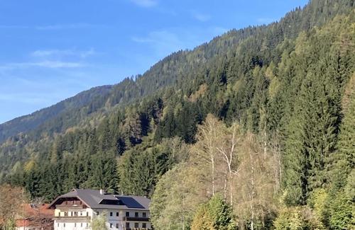 Feld am See Apartment | Schöne Wohnung mit 2 Schlafzimmer und Meerblick, Haustierfreundlich