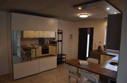 Dingolshausen Apartment | Schönes 1-zimmer-appartement für bis zu 4 Personen mit Kostenfreiem Wlan