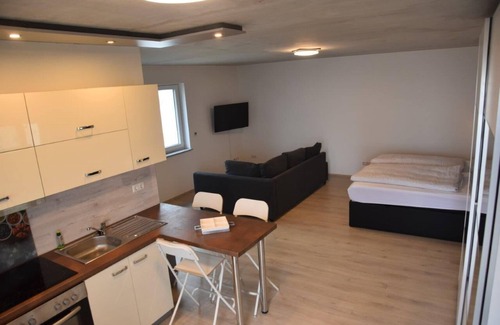 Dingolshausen Apartment | Schönes 1-zimmer-appartement für bis zu 4 Personen mit Kostenfreiem Wlan