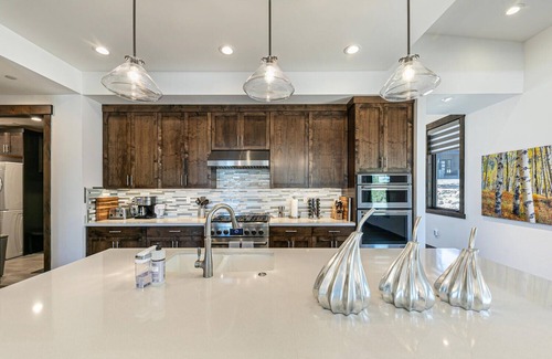 Ponderosa Palisades House | Schaffer's Mill Luxurious Mountain Escape w/Hot Tub, BBQ, Firepit & EV Charger
