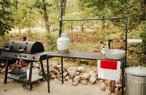 Yukon Cabin | Scheduled hide-away to unplug and unwind in the woods.