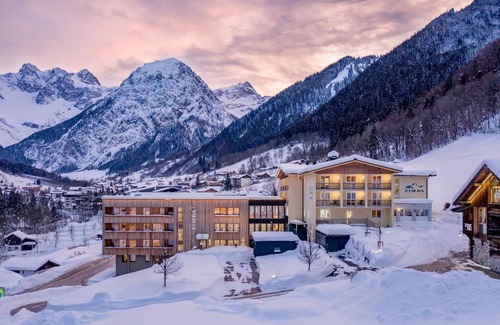 Brand House | Schesaplana 3-6 days - Alpenhotel Zimba