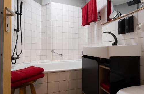 Titisee-Neustadt Apartment | Schwarzwaldmarie in Titisee mit Badewanne Sonnenbalkon TG-Stellplatz Küche