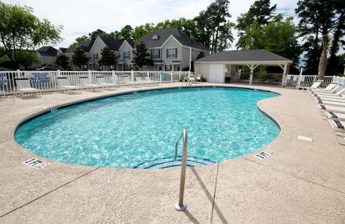 Little River Apartment | Scotch Broom I-102