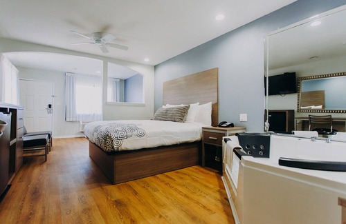 Clear Lake Shores Hotel | Scottish Inns and Suites - Near Kemah Boardwalk
