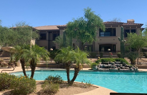 North Scottsdale Condo | Scottsdale Desert Getaway! Prime location! Quality! Comfort! Sun!