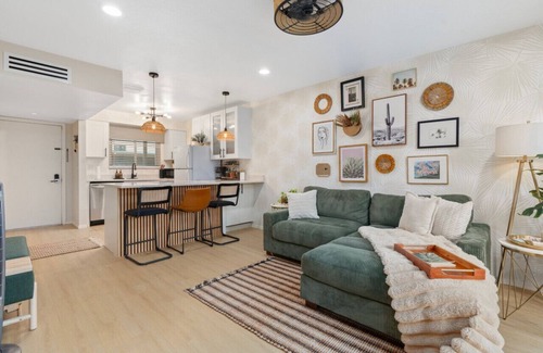 Arcadia Condo | Scottsdale Palm Paradise- Blocks from old town