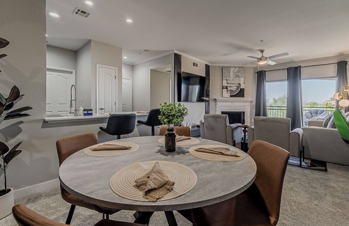 North Scottsdale Apartment | Scottsdale Retreat 2BR Pool Gym Free Parking