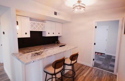 South Scottsdale Villa | Scottsdale Spacious Oasis l 10mins to Old town
