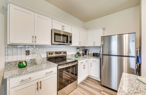 Wilson County House | Screened Patio: Townhome 3 Mi to Dtwn Wilson!