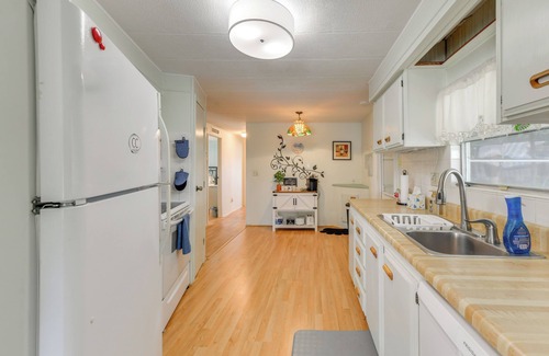 Palmetto House | Screened Porch & Community Perks: Home in Ellenton