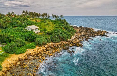 Nilwella House | Screwpine Beach Villa