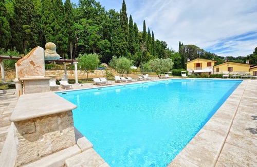 Monteverdi Marittimo Apartment | Sculture 1 - Holiday Rental with swimming pool on the Tuscan Coastline