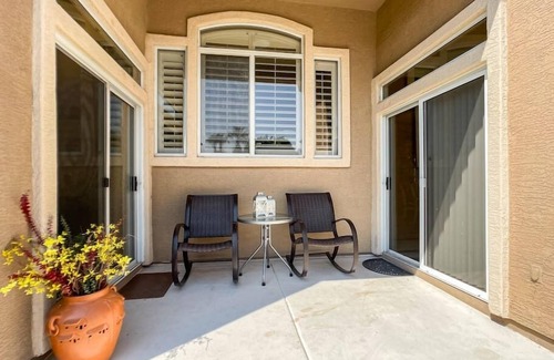 Greenfield Lakes House | SDGL - Gilbert on the Green - well-appointed home