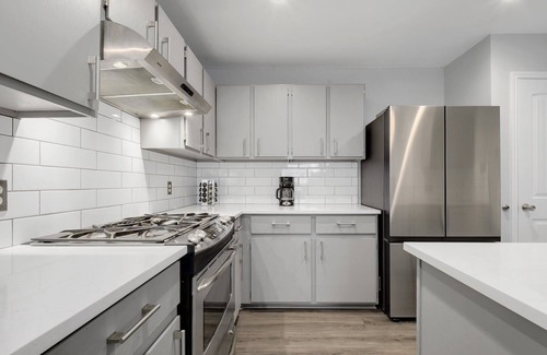 Austin House | SE Austin 30+ Days 3BR/2BA - Close to Downtown, Tesla, ABIA, COTA, Recreation