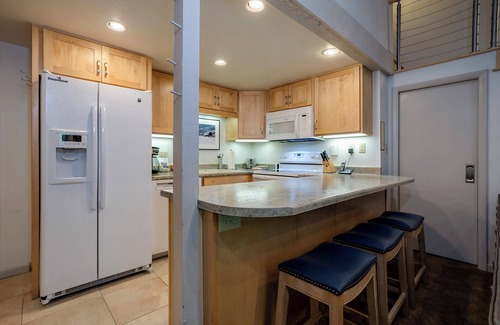Steamboat Springs Condo | SE062 | Top Floor | Private Balcony | Hot Tub | Ski In/Out | Winter Shuttle