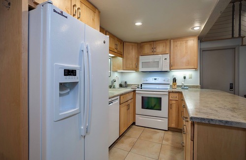 Steamboat Springs Condo | SE062 | Top Floor | Private Balcony | Hot Tub | Ski In/Out | Winter Shuttle