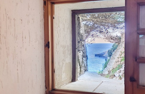 Castro Marina Villa | Sea access: large villa with stunning views (house A)