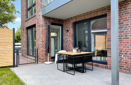 Fedderwardersiel Apartment | Sea and comfort - vacation apartment HEIN with terrace and directly on the North Sea dike!