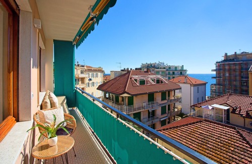 Ospedaletti Apartment | Sea, beach and our 'La Liberta' vacation apartment - perfect for your vacation!