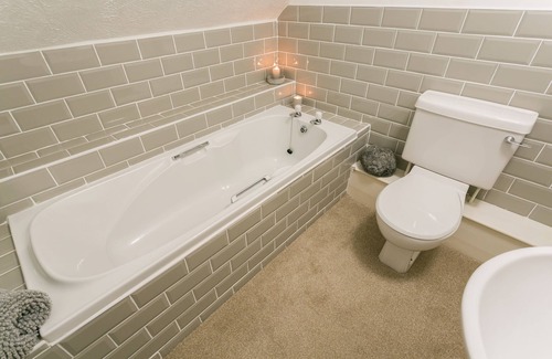 Trearddur Bay Apartment | Sea Bell - a coastal that sleeps 6 guests in 3 bedrooms