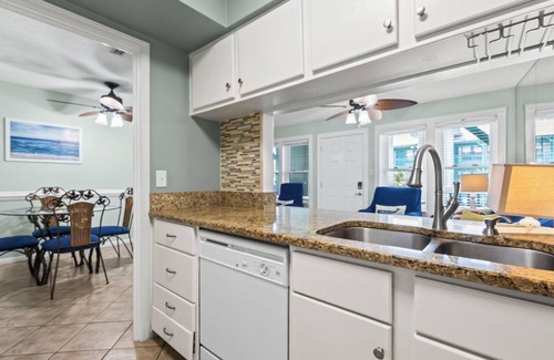 Gulf Shores Condo | Sea Breeze 216: 2BR Sea Breeze condo across street from the Gulf, pool & BBQ
