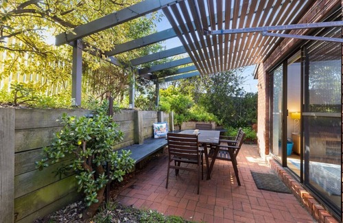 Ocean Grove House | Sea Breeze on Orton 3 minute walk to the beach