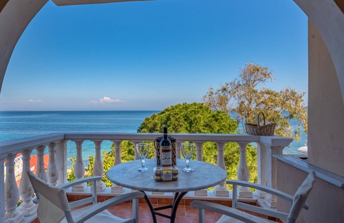 Zakynthos Town Apartment | Sea Breeze Suite