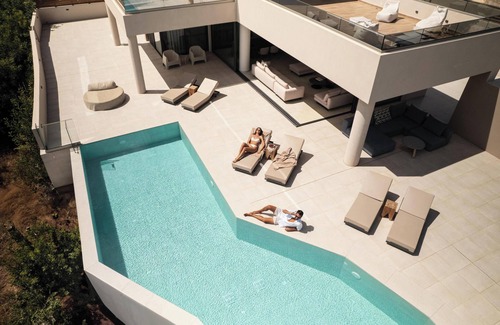Violi Charaki Villa | Sea & City Gaze with Daily Housekeeping by etouri