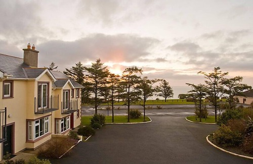 Dunmore East House | Sea Cliff by Interhome