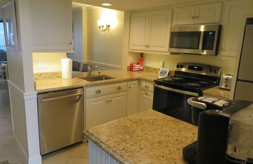 Bethany Beach Resort | SEA COLONY EAST-Direct ocean view, wifi, 2 BR, 2 BA Read the reviews!