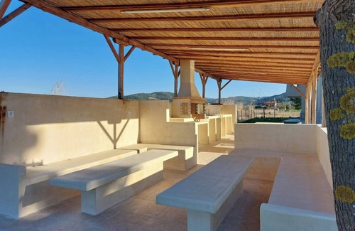 Aravissos Villa | Sea Echoes Villa on the beach, family- and pet-friendly, with garden & BBQ!