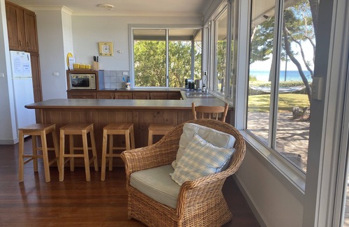 City Of Busselton House | Sea'Esta Sands - Absolute Beachfront Property
