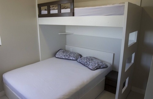 Enseada House | Sea front Prainha/Praia Grande 12 hosp 3 bdrm/2bw-SPA heated 4-5 cars