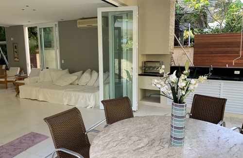 Praia do Toque-Toque Pequeno House | Sea Front Condominium House - 5 Suites with Air - High Standard