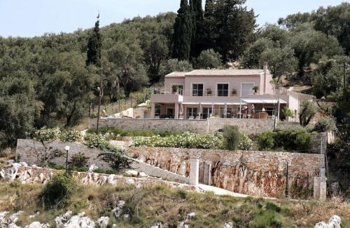Kassiopi Villa | Sea front house in Kassiopi