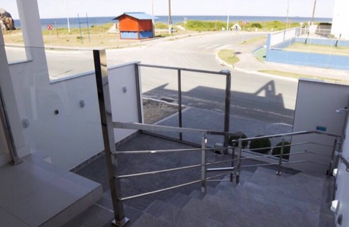 Enseada House | Sea front Prainha/Praia Grande 12 hosp 3 bdrm/2bw-SPA heated 4-5 cars