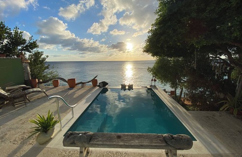 Bisento Cottage | SEA FRONT-Private, natural, couples-only.unique paradise focused on peace