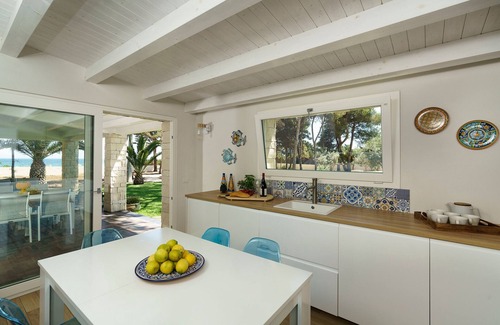 Punta Milocca Ski Chalet | Sea front villa ,direct access to the rocky beach, Siracusa, Sicily