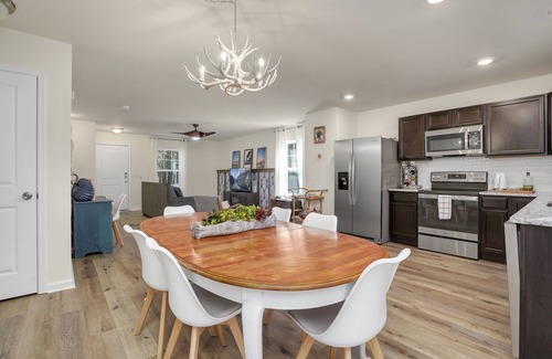 Captain's Cove House | Sea Glass Retreat - Pet friendly, Shared pools!