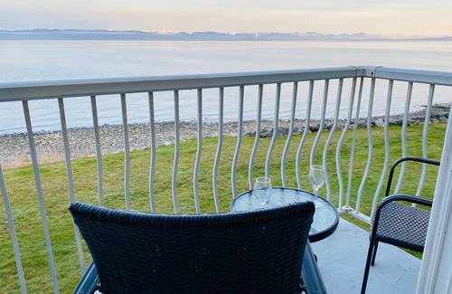 Courtenay Condo | Sea Haven on Bates Beach