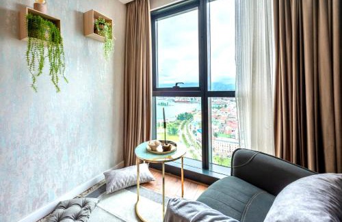 New Boulevard Apartment | Sea Heights - Enchanting Views of the Sea and Mountains