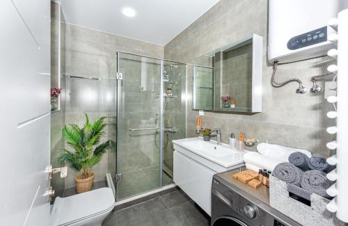 New Boulevard Apartment | Sea Heights - Enchanting Views of the Sea and Mountains