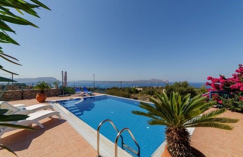 Kokkinon Khorion Villa | Sea of Crete views from your mountaintop infinity pool