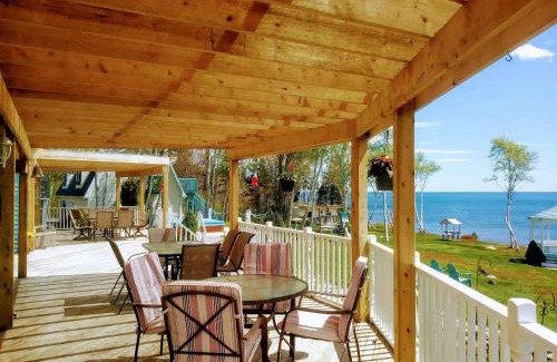 Indian Brook Resort | Sea Parrot Ocean View Manor