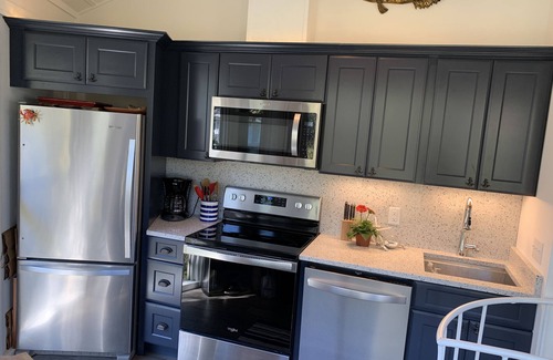 Sea Pines Villa | Sea Pines Treehouse steps to Harbour Town on Deer Island