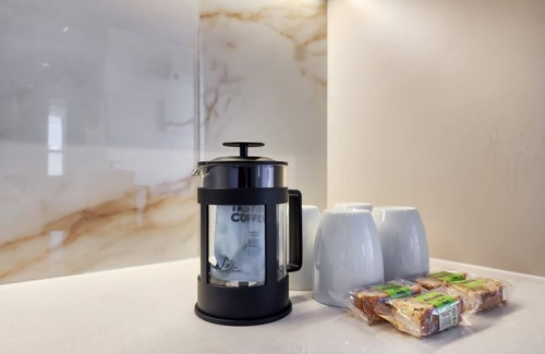 Three Anchor Bay Apartment | Sea Point Modern 2-Bed with Ocean & Mountain Views