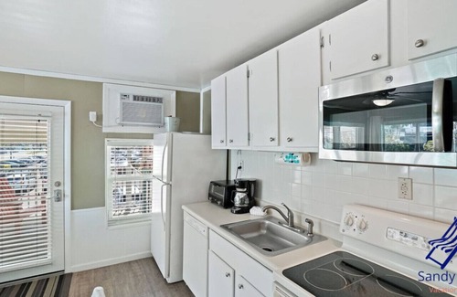 North Redington Beach Condo | Sea Rocket 15 - 2nd Floor Retreat