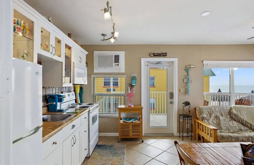 North Redington Beach Apartment | Sea Rocket 22: Gulf Front Bliss